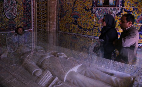 قبر ناصرالدین شاه کجاست