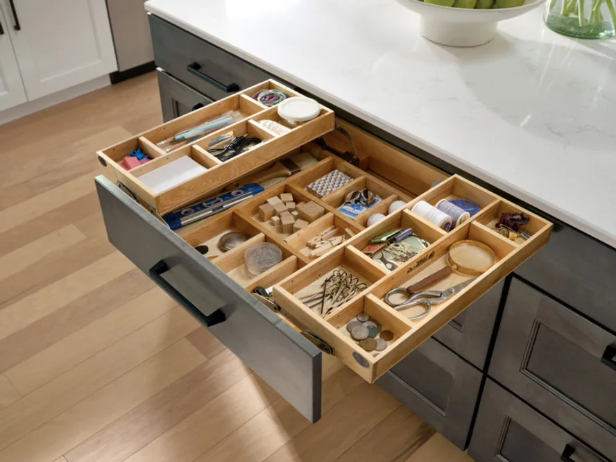 چیدمان داخلی کابینت آشپزخانه عروس